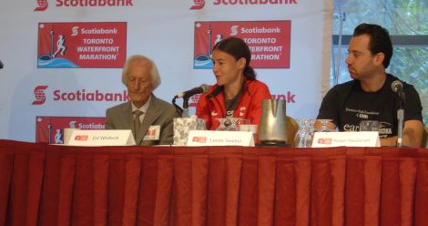 Leslie Sexton (centre) will be among the leading elite Canadian women at the Toronto Waterfront Marathon on October 16th.